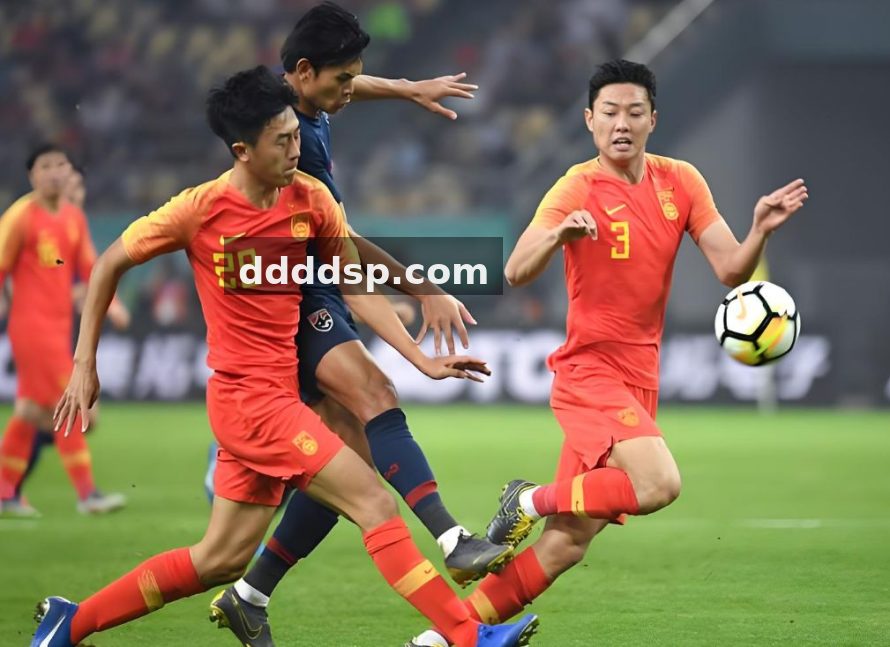 雷速比分 板凳末端的逆袭：一位锋线球员的转型手记与战术启示
